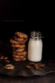 Io inoltre ho aggiunto anche qualche goccia di cioccolato fondente per renderli ancora più golosi! Biscotti Al Burro Di Arachidi Cioccolato Fondente Frutta Secca E Mandorle La Ricetta Della Felicita