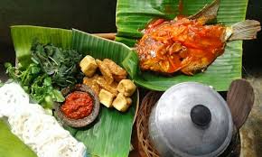 Kicauannya bisa membuat siapa saja yang mendengarkan jadi terpukau. 10 Tempat Makan Enak Di Wonosobo Favorit Wisatawan Itrip