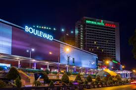 Boulevard pls take action that the door for ladies toilet need to be repaired. Boulevard Shopping Mall Gowhere Malaysia