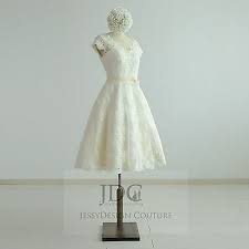 Check spelling or type a new query. 1950 S Vintage Knielang Spitze Brautkleid Standesamtkleid Ivory Creme Trager Ebay