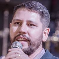 300+ perfis com “.douglas”