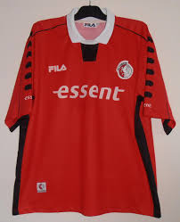 The poor horse didn't deserve to lose its ear. Fc Twente Home Football Shirt 2000 2001