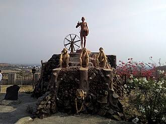 चित्र:The Statue of Mahatma Gandhi, Gandhi Hill Park, MGAHV, Wardha - panoramio.jpg - विकिपीडिया