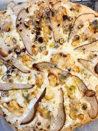 pizza blanche poires gorgonzola ma jolie food pizza blanche pizza gorgonzola