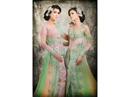 Satu paket terdiri dari tiga roll dengan warna putih, biru, dan burgundy. Sofyan Kebaya Luxurious Beauty Weddingku Com
