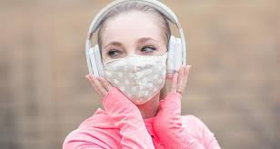 C Est Une Evidence Le Port Du Masque Sera Fort Probablement Obligatoire Dans Les Endroits Publics Au Deconfinement Vo Masque Masque Tissu Masque Chirurgical