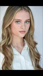 Anna Lease's Instagram, Twitter & Facebook