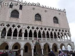 Noul palat a fost construit din cetăți, o fațadă către piazzetta, cealaltă cu vedere la bazinul sf. Palatul Dogilor VeneÈ›ia Impresii Muzeele VeneÈ›iei Venezia VeneÅ£ia Amfostacolo