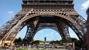 Bild oben ein cafe im eiffelturm zu strandpromenade goldstrand. Eiffelturm Das Wahrzeichen Von Paris Br Wissen