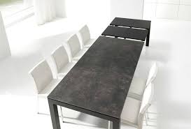 Elle se décline en trois céramiques fabriquées en. Nos Conseils Pour Bien Choisir Sa Table Extensible Magasin De Meubles Design Et Decoration D Interieur A Champagne Au Mont D Or La Maison D Co