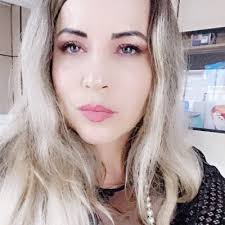 How Improvisation Can Boost Your Stage Presence