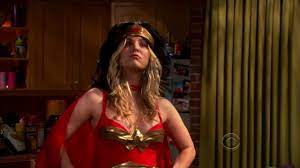Penny Blonde Wonder woman - The Big Bang Theory - YouTube