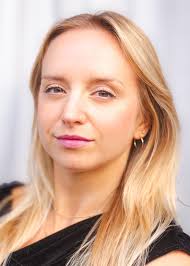 Hannah Crump's Instagram, Twitter & Facebook