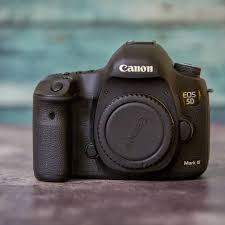 Cam.bahrain - للبيع كاميرا كانون 5d mark iii السعر : ٤٠٠... | Facebook
