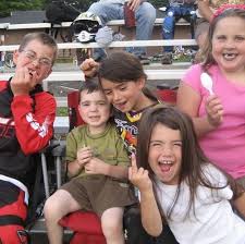 Friends Of Charli And Dixie In 2020 Childhood Photos Cute Poses For Pictures Charlie Video