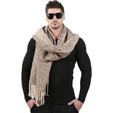 Echarpe tissée de façon artisanale.très belle couleur.très chaude.portée une fois 150cm×60cm echarpe grosse maille cousue main taille unique couleur taupe / marron clair plutôt longue et bien. Grosse Echarpe Homme Achat En Ligne Homme Original