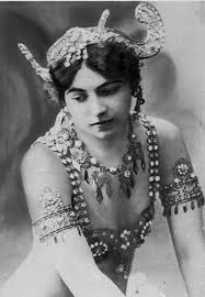 Mata hari in 1906, soon after the dutchwoman reinvented herself as an exotic dancer. Spy Temptress Victim Mata Hari Still Eludes Definition