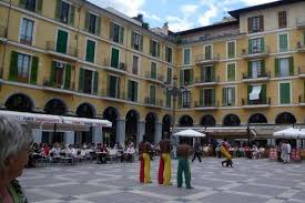 Men få vet egentlig ikke så mye mer enn det. Plaza Mayor Palma Mallorca Spania Picture Of Palma De Mallorca Majorca Tripadvisor