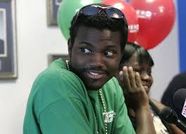 12 Photos Of People Who Have Won Millions Playing Powerball