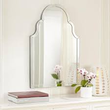 Browse 20 million interior design photos, home decor, decorating ideas and home professionals online. Pin By Elizabeth Braun On Room Inspo In 2020 Glass Classic Accent Mirrors Scalloped Mirror