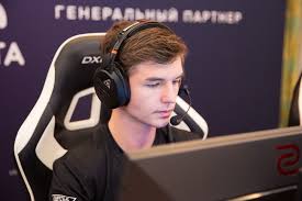 The links in the profile comments about skins / giveaways will never be me, don´t click them! Dev1ce Out For Medical Tests Pimp And Dennis As Stand Ins Esports Tales