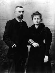 Curie'nin hikayesine geçmeden önce neler yaptığına bir göz atalım. Marie Curie Scientist Of The Day Linda Hall Library