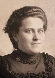 Maxine Lund's Instagram, Twitter & Facebook