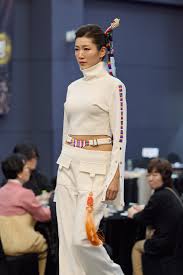 아이 셋 엄마에서 미시즈 모델로”…박라희 씨의 늦은 꿈 도전 - 강남 소비자저널