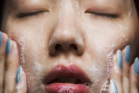 If you're one of the. How To Wash Your Face Tips For Facial Cleansing From Experts