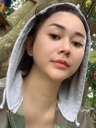 Aurakasihlahiran #emkavlog #aurakasiheryck aura kasih melahirkan bayi perempuan yang cantik, minggu, 16 juni 2019 di. Kondisi Terkini Rumah Tangga Aura Kasih Secara Agama Sudah Cerai Tinggal Tunggu Panggilan Sidang Showbiz Liputan6 Com