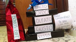 Gracias a estos, el humano es capaz de conocer y responder a los estímulos recibidos los sentidos humanos son capacidades que tenemos para conocer nuestro entorno y reaccionar ante los estímulos recibidos. Regalo De Los 5 Sentidos Para Cumpleanos De Mi Novio Tacto Aceite Relajante Para Masajes Regalo 5 Sentidos Playeras Para Cumpleanos Cumpleanos Para Mi Novio