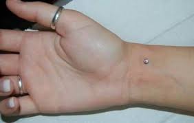 70 Super Ideas Piercing Dermal Infected Belly Button Wrist Piercing Dermal Piercing Piercing