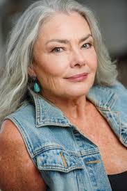 Denise Pippin's Instagram, Twitter & Facebook