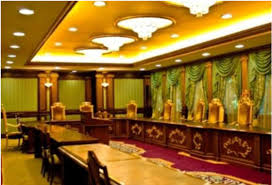 Kenderaan rasmi dari istana johor antara terawal dilihat memasuki pintu utama istana negara pada 1.30 tengah hari dipercayai membawa sultan johor sultan ibrahim sultan. Bilik Mesyuarat Majlis Raja Raja