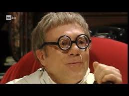 Carlo verdone is considered by many the heir of alberto sordi, expecially when they acted together in troppo forte and in viaggio con papa', in these films. Carlo Verdone Padre Severino Guarda Stupisci 19 12 2018 Youtube