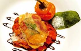 Si tratta di una pietanza semplicissima, preparata con fettine sottili di vitello cotte in padella con burro, succo di limone e un battuto di capperi. Piccata Milanese Alfons Schuhbeck Rezepte Suchen