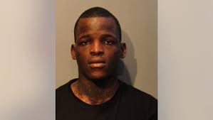 Man charged for attacking on-duty Chicago police detective who was  investigating a murder scene in South Shore