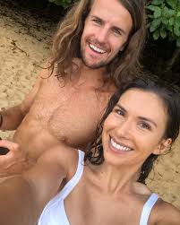 LANA VAN HOUT-GRAVES