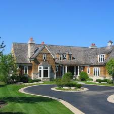 Gravel Driveway With Small Roundabout Design Ideas Pictures Remodel And Decor Driveway Design Circle Driveway Circle Driveway Landscaping