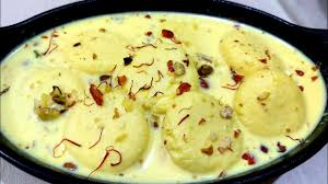 It is a sweet which is made with chenna and shaped into balls and then these balls are boiled in sugar syrup, so the syrup just goes into the balls and make it super spongy. à®°à®šà®®à®² à®¯ Rasmalai Recipe In Tamil Rasmalai Recipe Diwali Sweets Recipe Relax Recipes Youtube