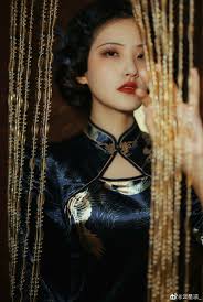 摄影 云星凉 超甜的奈斯yi 夏弃疾 是夏夏的妆造 服装提供 南京古今弄潮旗袍体验馆抄送 写真画报 写真博主 日馆