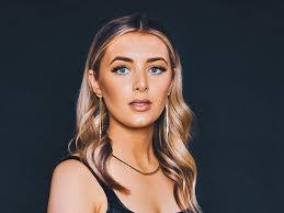 Courtney Istre's Instagram, Twitter & Facebook