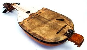 Tapi tahukah kamu kalau ada banyak macam dan jenis alat musik yang dimainkan dengan cara digesek lainnya. Mengenal Alat Musik Tradisional Asli Indonesia Tokopedia Blog
