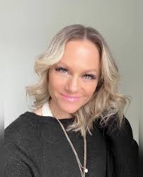 How to deal with thin and static hair?