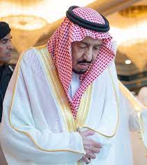 أن يصلي العشاء في جماعة، والصبح في جماعة، فهما بمثابة قيام الليل. Ø´Ø§Ù‡Ø¯ Ø®Ø§Ø¯Ù… Ø§Ù„Ø­Ø±Ù…ÙŠÙ† ÙŠØ¤Ø¯ÙŠ ØµÙ„Ø§Ø© Ø§Ù„Ø¹ÙŠØ¯ Ù…Ø¹ Ø§Ù„Ù…ØµÙ„ÙŠÙ† Ø¨Ø§Ù„Ù…Ø³Ø¬Ø¯ Ø§Ù„Ø­Ø±Ø§Ù…