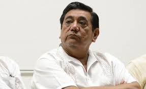 Desde su controvertida forma de ser en noviembre del 2002, con una gabardina toda de piel negra, félix salgado macedonio presentó su disco al corazón le vale, en la casa de los. Salgado Macedonio Y Su Gran Carrera Politica Contrapeso