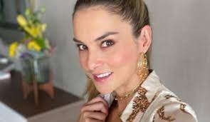 Catalina Gómez dejó de lado su rol de presentadora en 'Día a día' y mostró  sorpresiva faceta detrás de cámaras - Semana