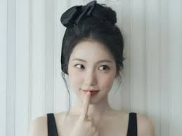 Actress Shin Ye Eun holds first exclusive fan meeting...meeting fans in  Taipei in May