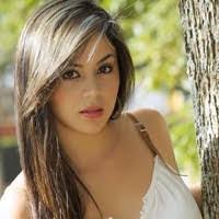 Diana Arcos's Instagram, Twitter & Facebook