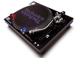 The Greatest Dj Equipment Ever Now Considered An Art Form And The Ability To Use A Turntable Is Now Compared To That Of Playing A Cabina Dj Greatest Tornamesa
